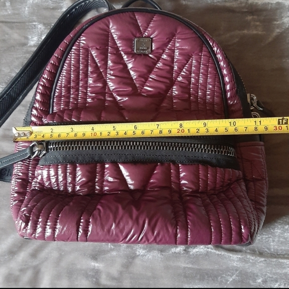 SOLD - MCM Stark Backpack - Authentic - Picture 8 of 13